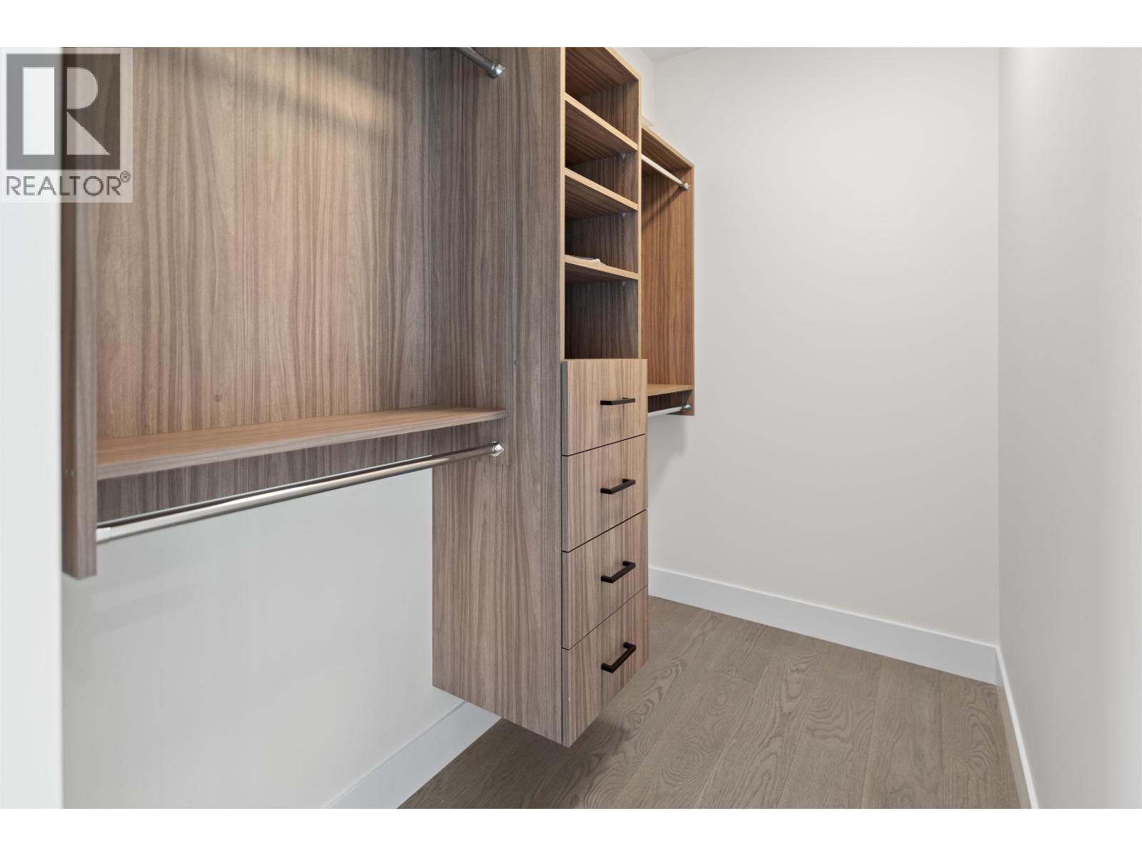 5410 STELLAR WAY, Sechelt
