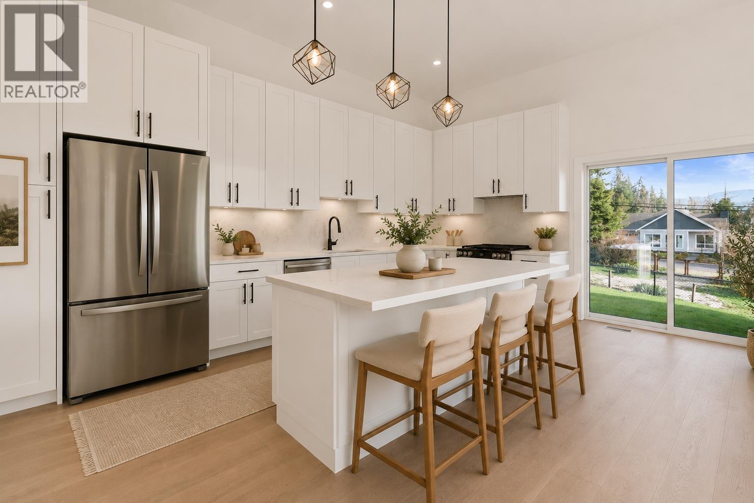 5416 STELLAR WAY, Sechelt