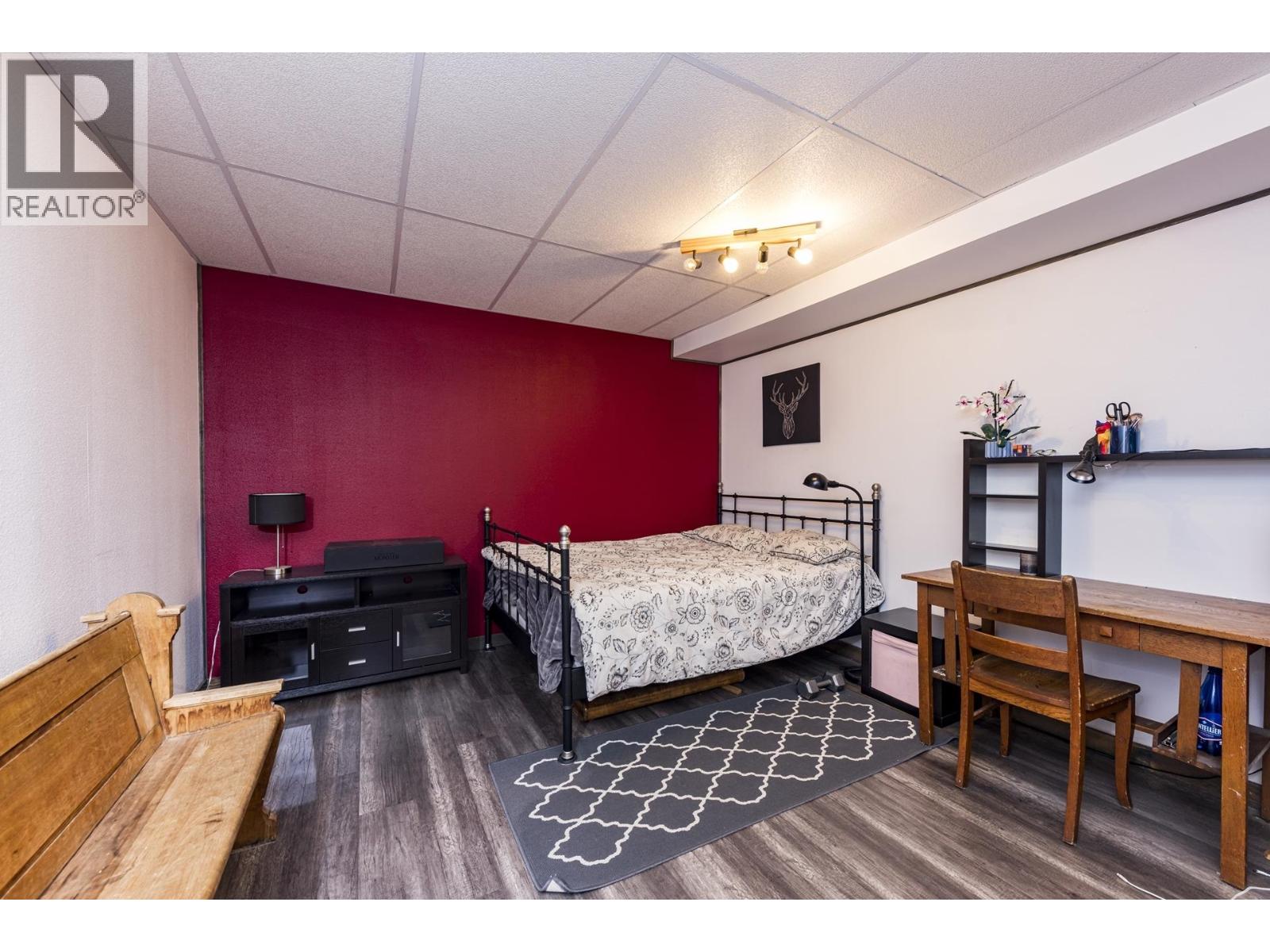 3132 LONSDALE AVENUE, North Vancouver