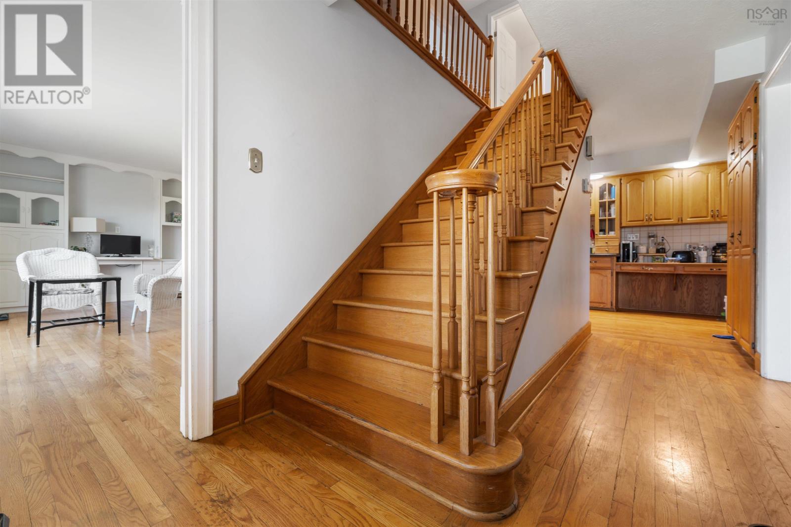 #4 Tupper Court - 34