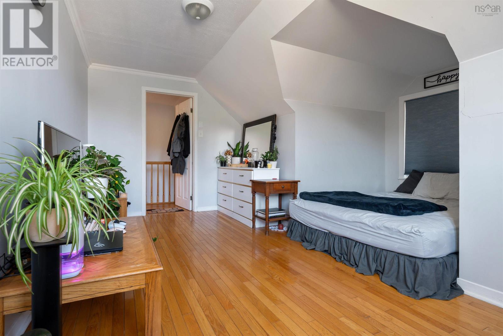 #4 Tupper Court - 42