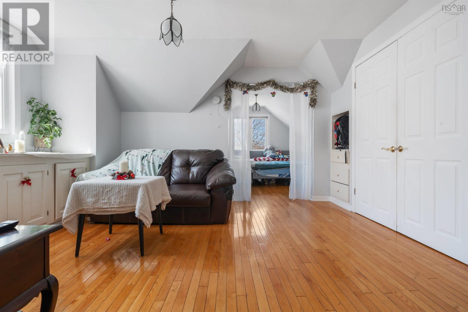 #4 Tupper Court - 39
