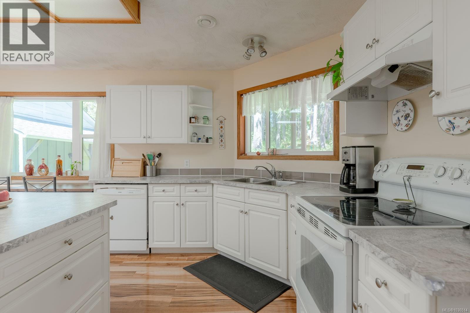 2742 Cedar Heights Cres - 11