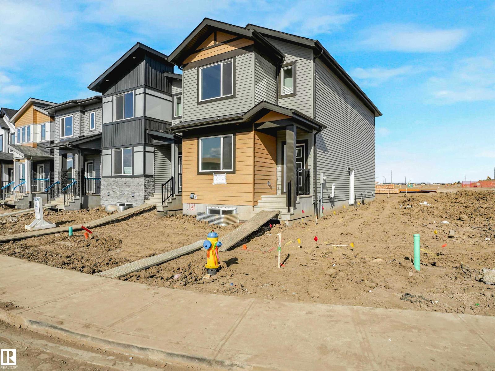731 30 ST SW - 2