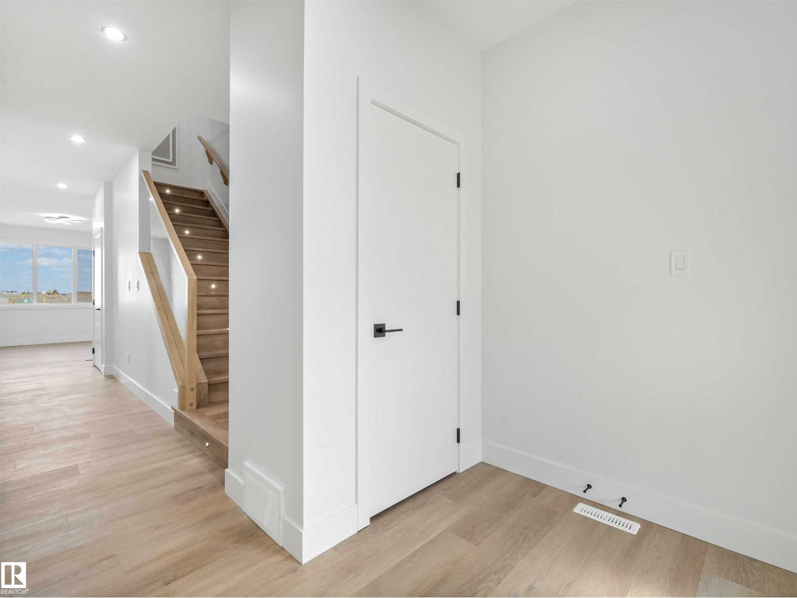 731 30 ST SW, Edmonton