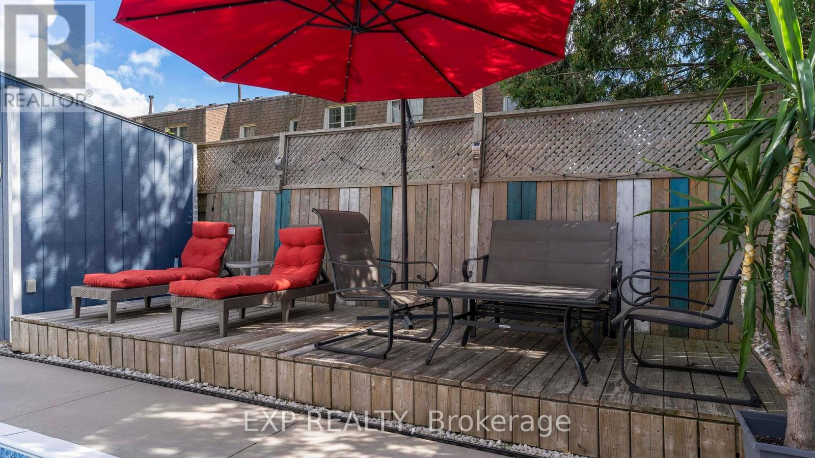 116 GLENROY CRESCENT - 35