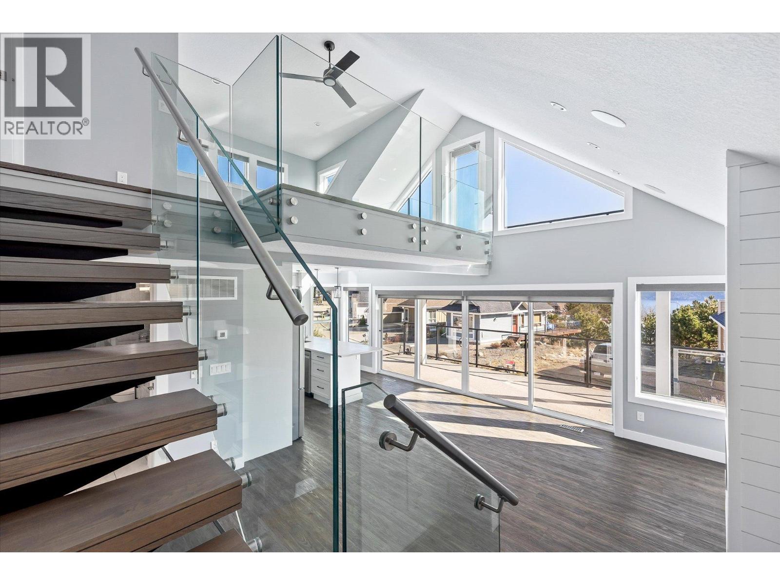 6842 Madrid Way, Kelowna