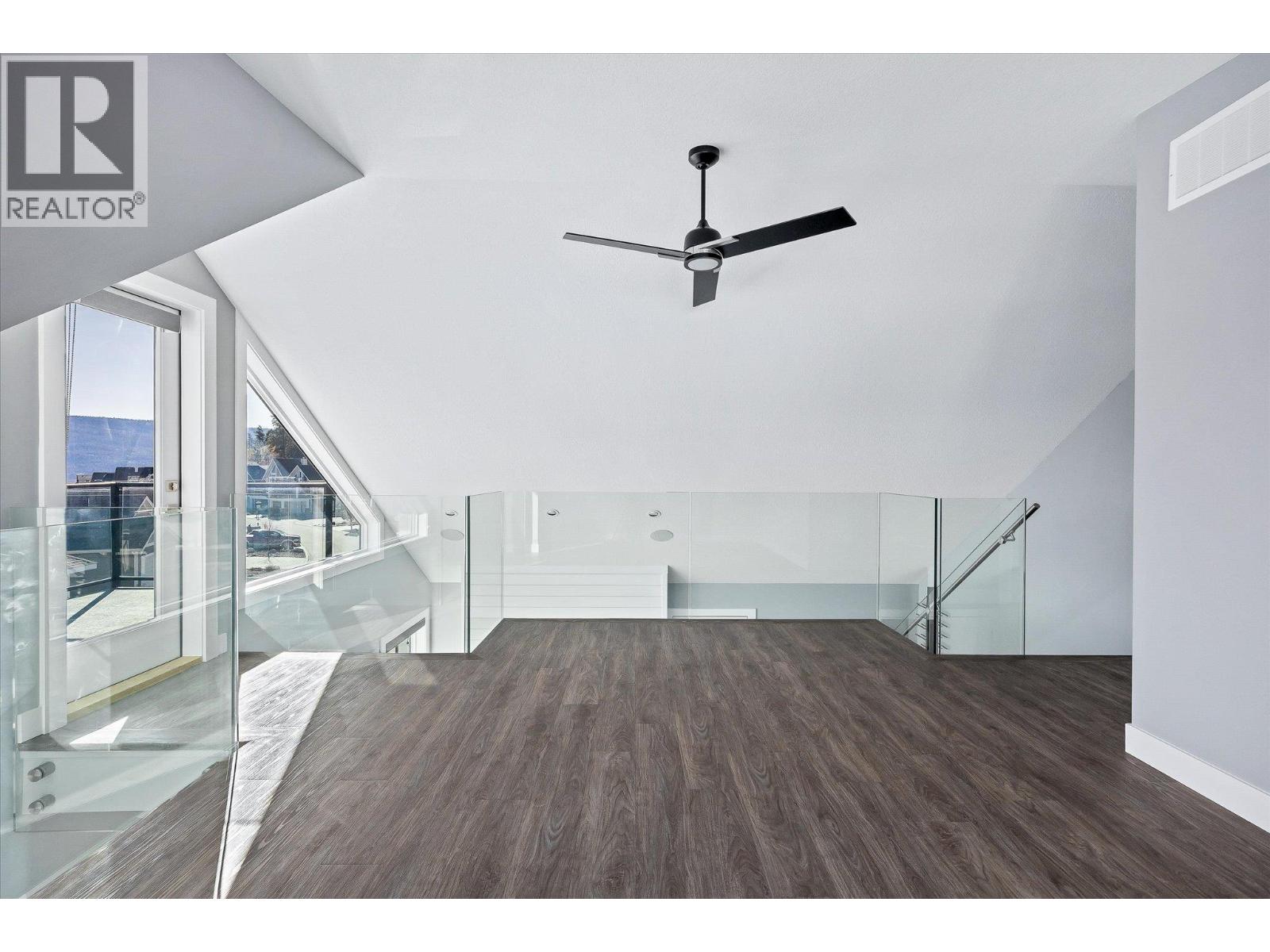 6842 Madrid Way, Kelowna