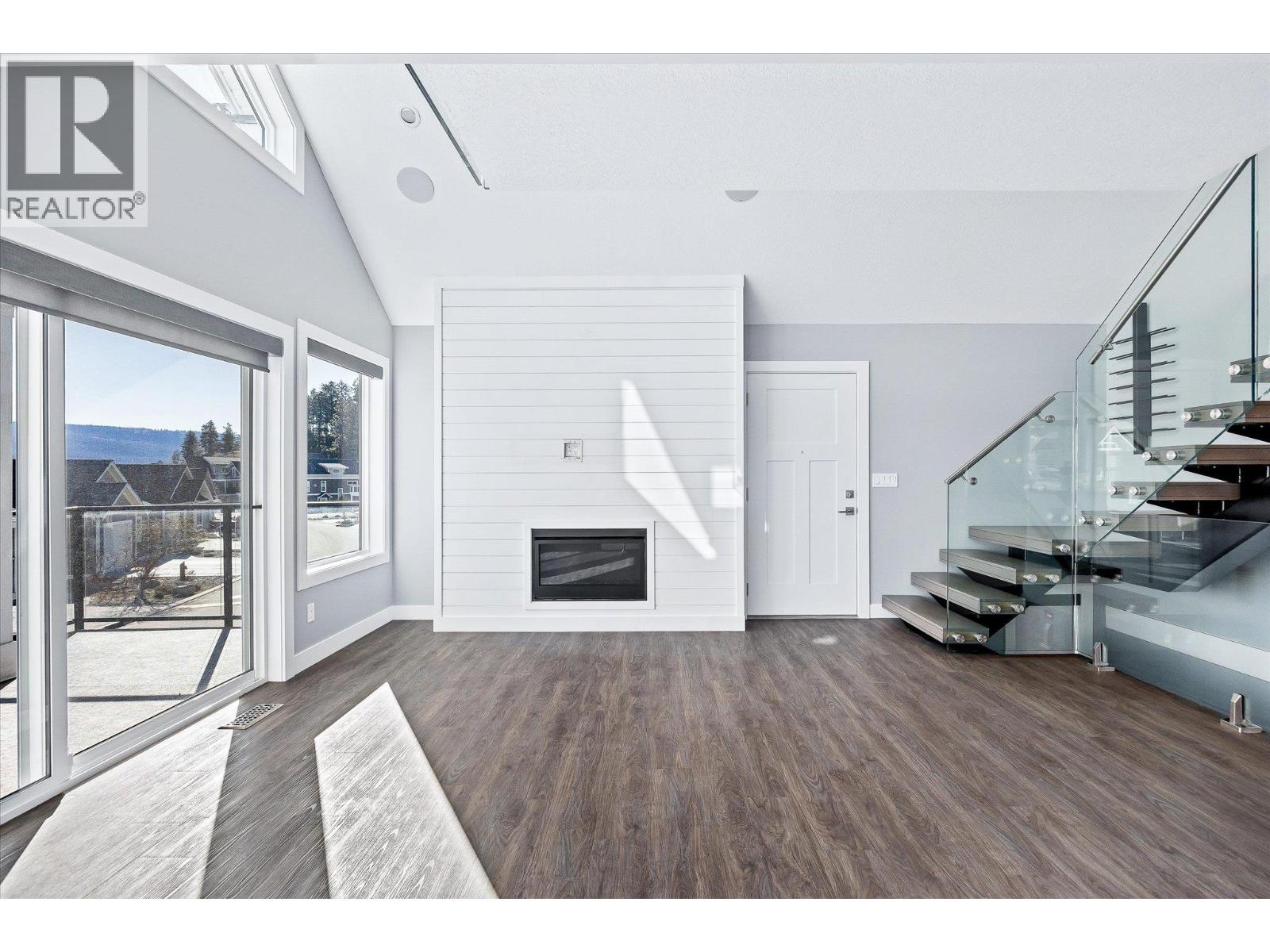 6842 Madrid Way, Kelowna