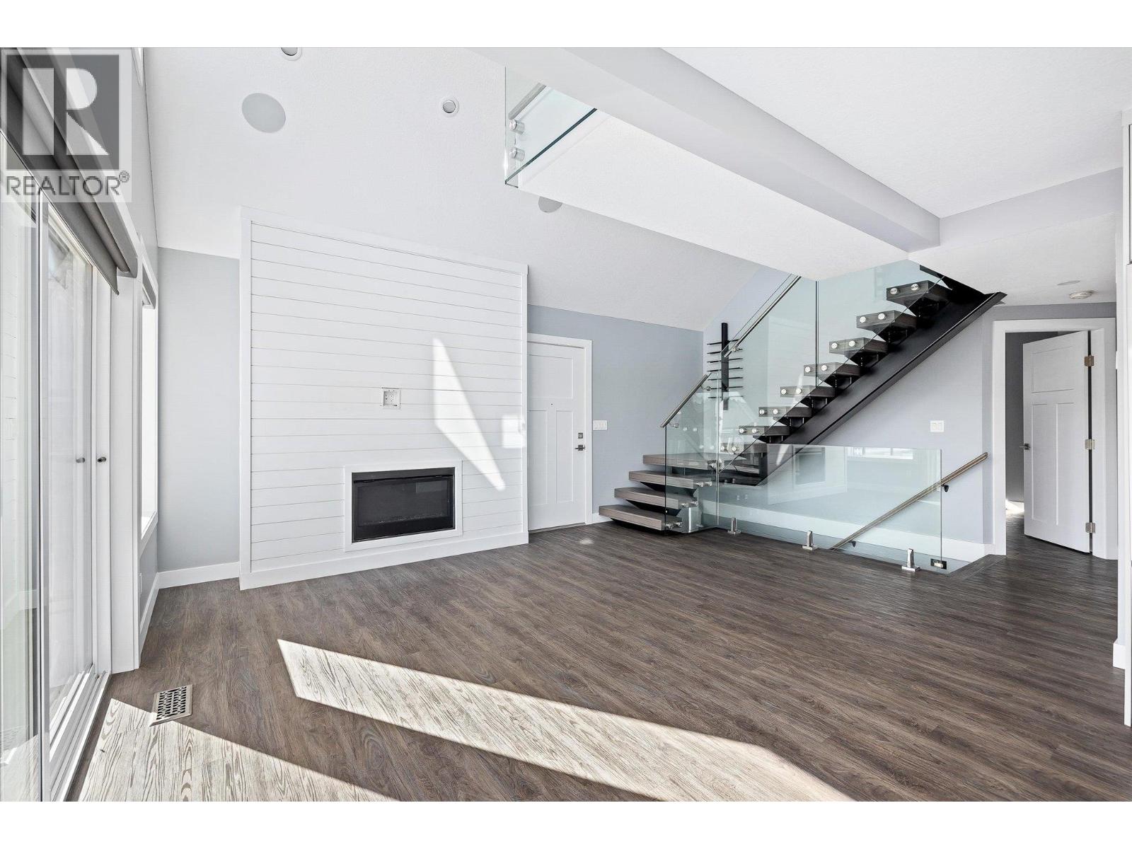 6842 Madrid Way, Kelowna