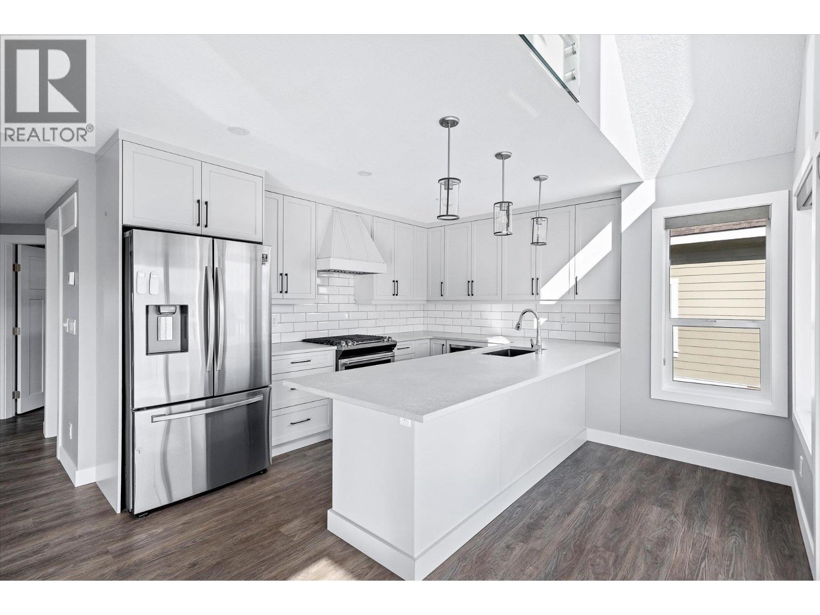 6842 Madrid Way, Kelowna