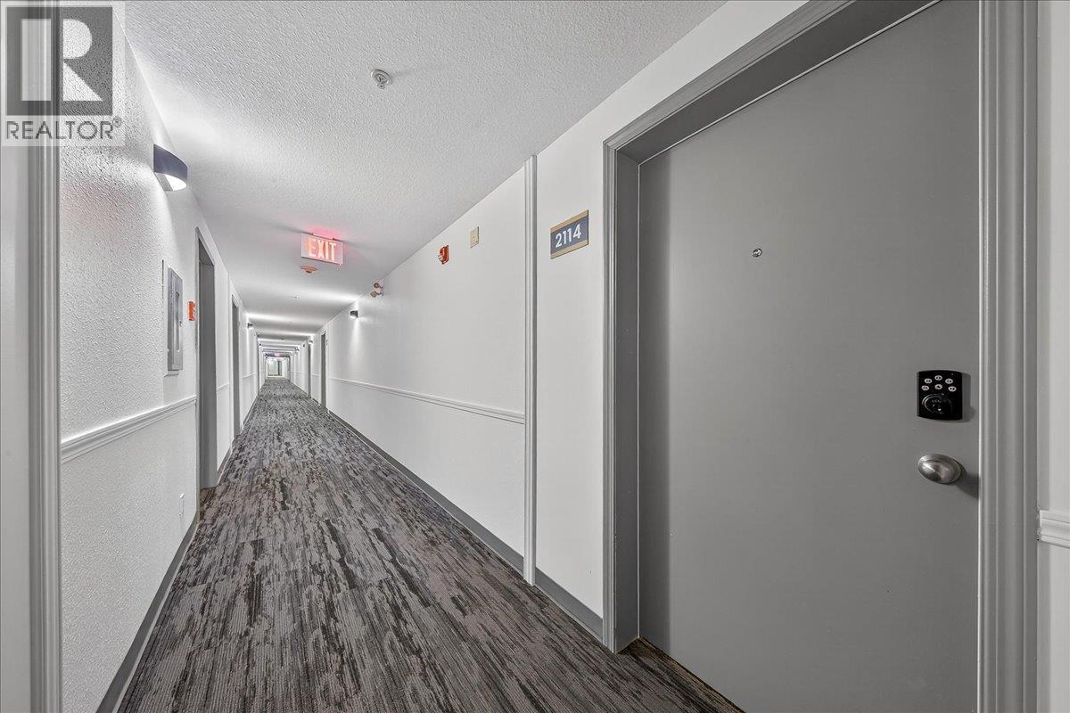 #2114 205 THIRD Avenue - 46