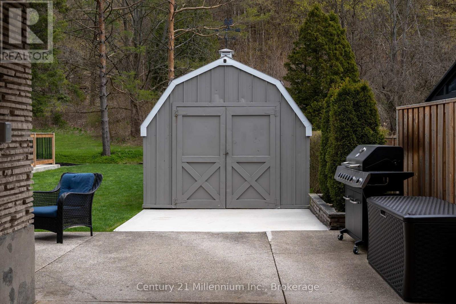 181 7TH AVENUE E - 38
