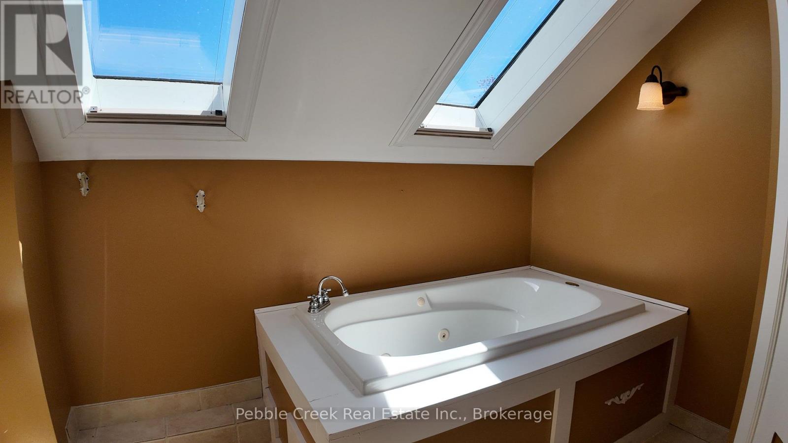 109 NAPIER STREET - 12