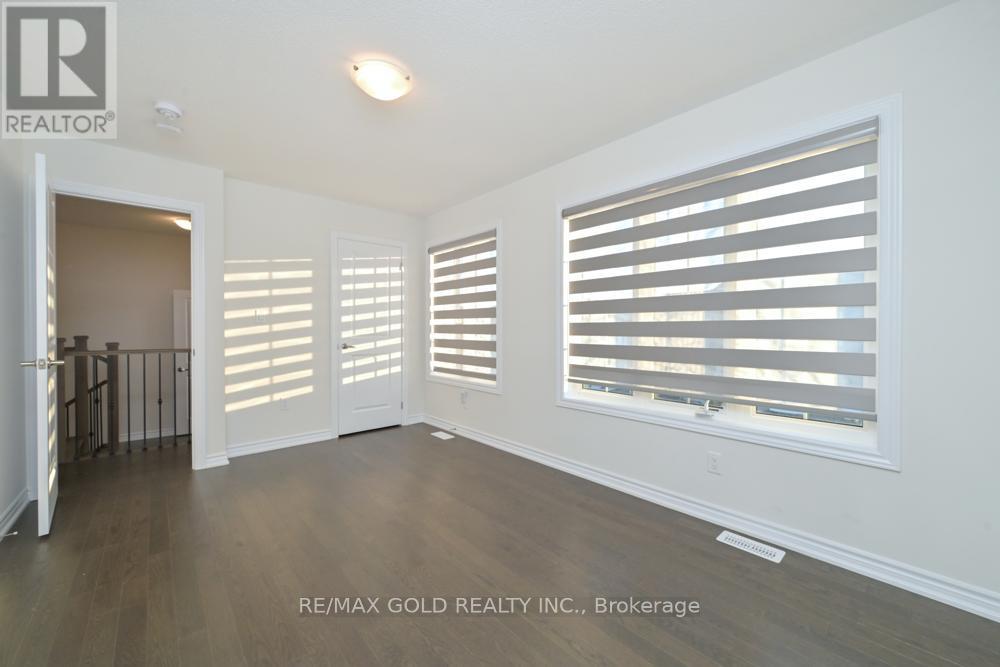 20 TAMWORTH TERRACE - 25