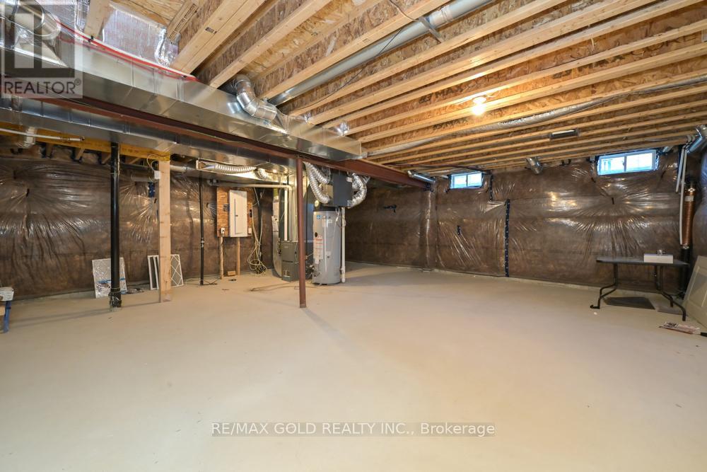20 TAMWORTH TERRACE - 27