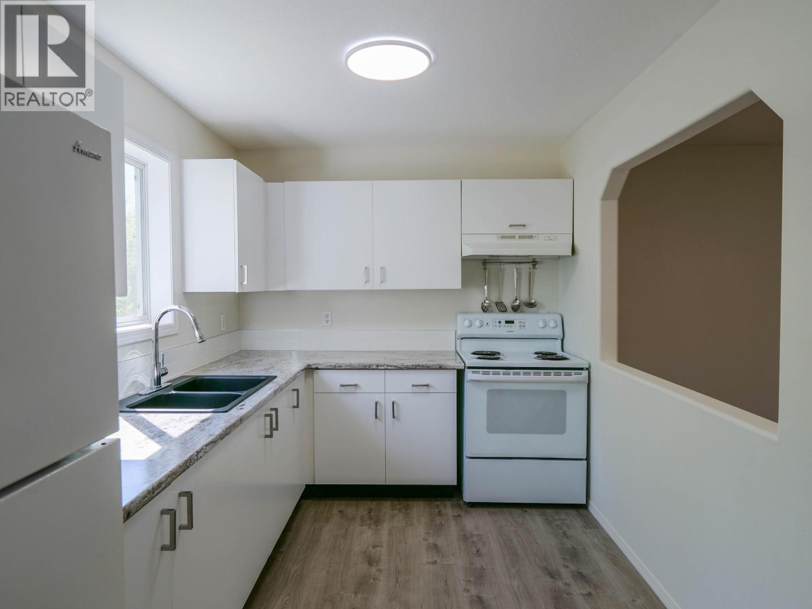 #2 410 PINCHBECK STREET - 13