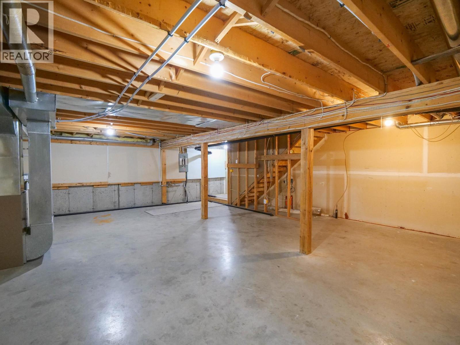 #2 410 PINCHBECK STREET - 27