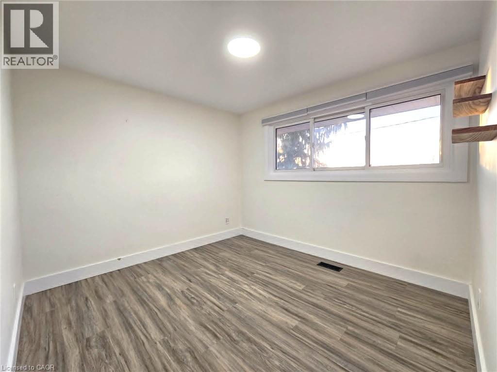 834 WESTMINSTER Drive S Unit# Main, Cambridge, Ontario, N3H1V2 — Photo 22