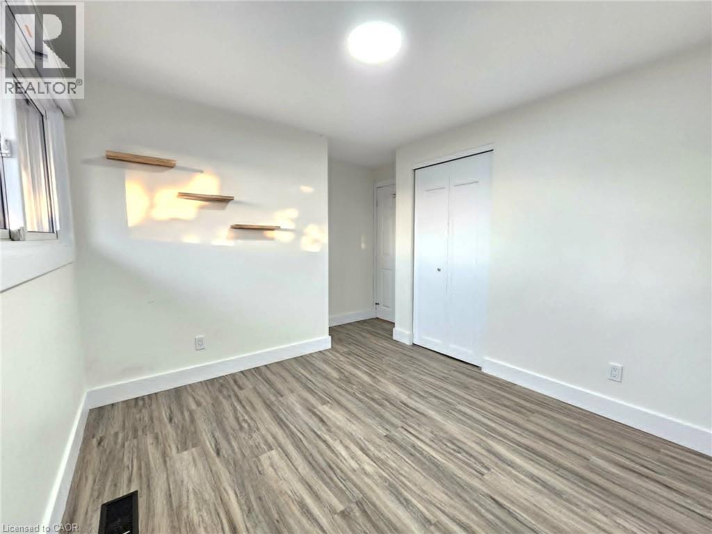 834 WESTMINSTER Drive S Unit# Main, Cambridge, Ontario, N3H1V2 — Photo 24
