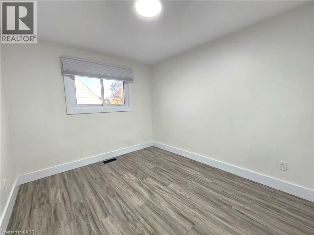 834 WESTMINSTER Drive S Unit# Main, Cambridge, Ontario, N3H1V2 — Photo 28