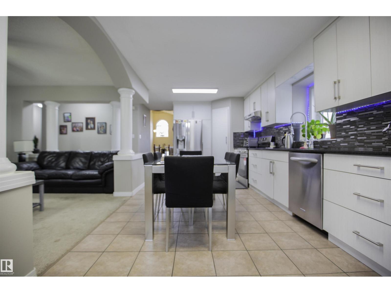 2817 40A AV NW - 14
