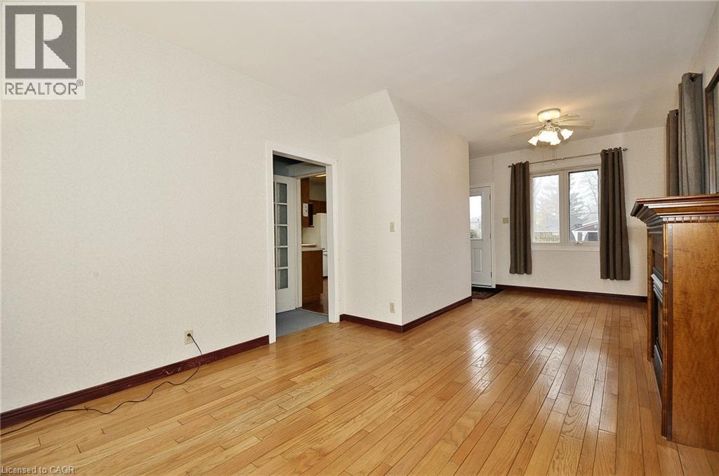 56 CHURCHILL Drive - 10