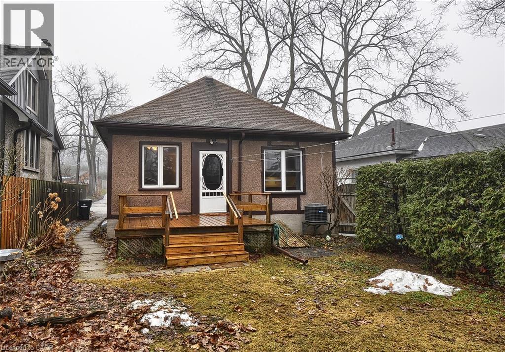 56 CHURCHILL Drive - 34