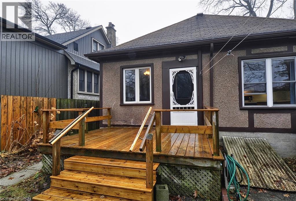 56 CHURCHILL Drive - 33