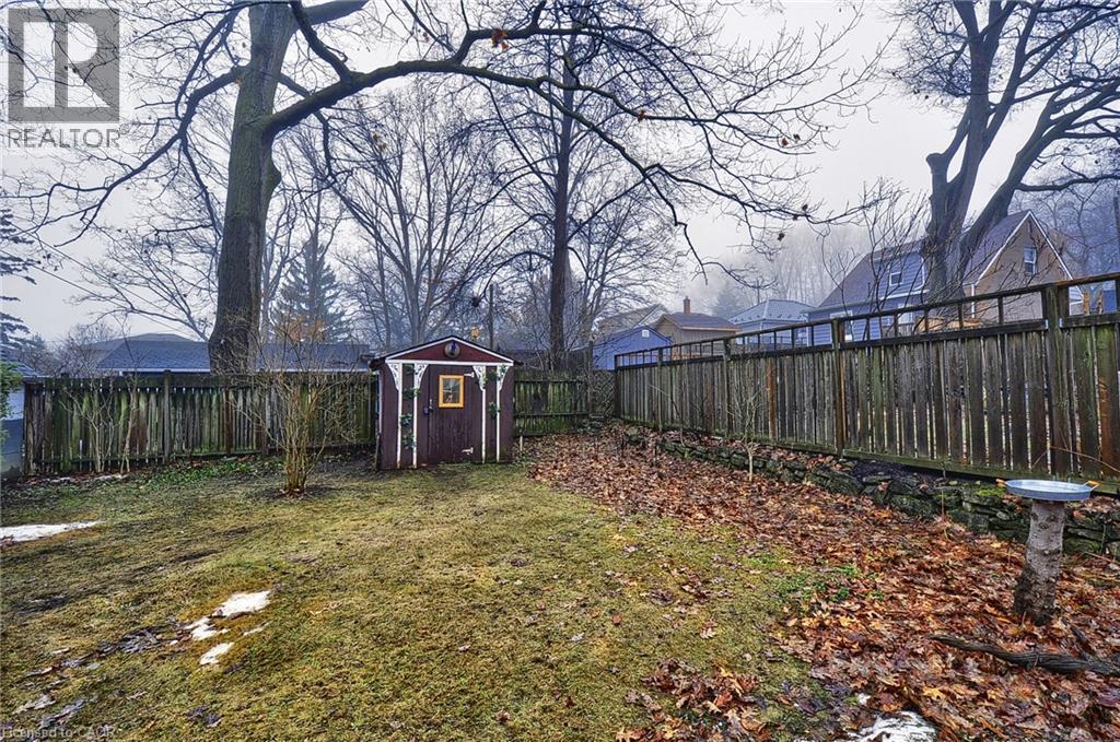 56 CHURCHILL Drive - 36