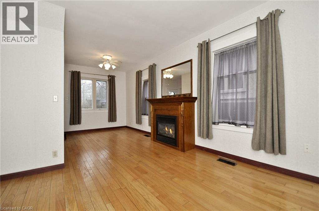 56 CHURCHILL Drive - 8