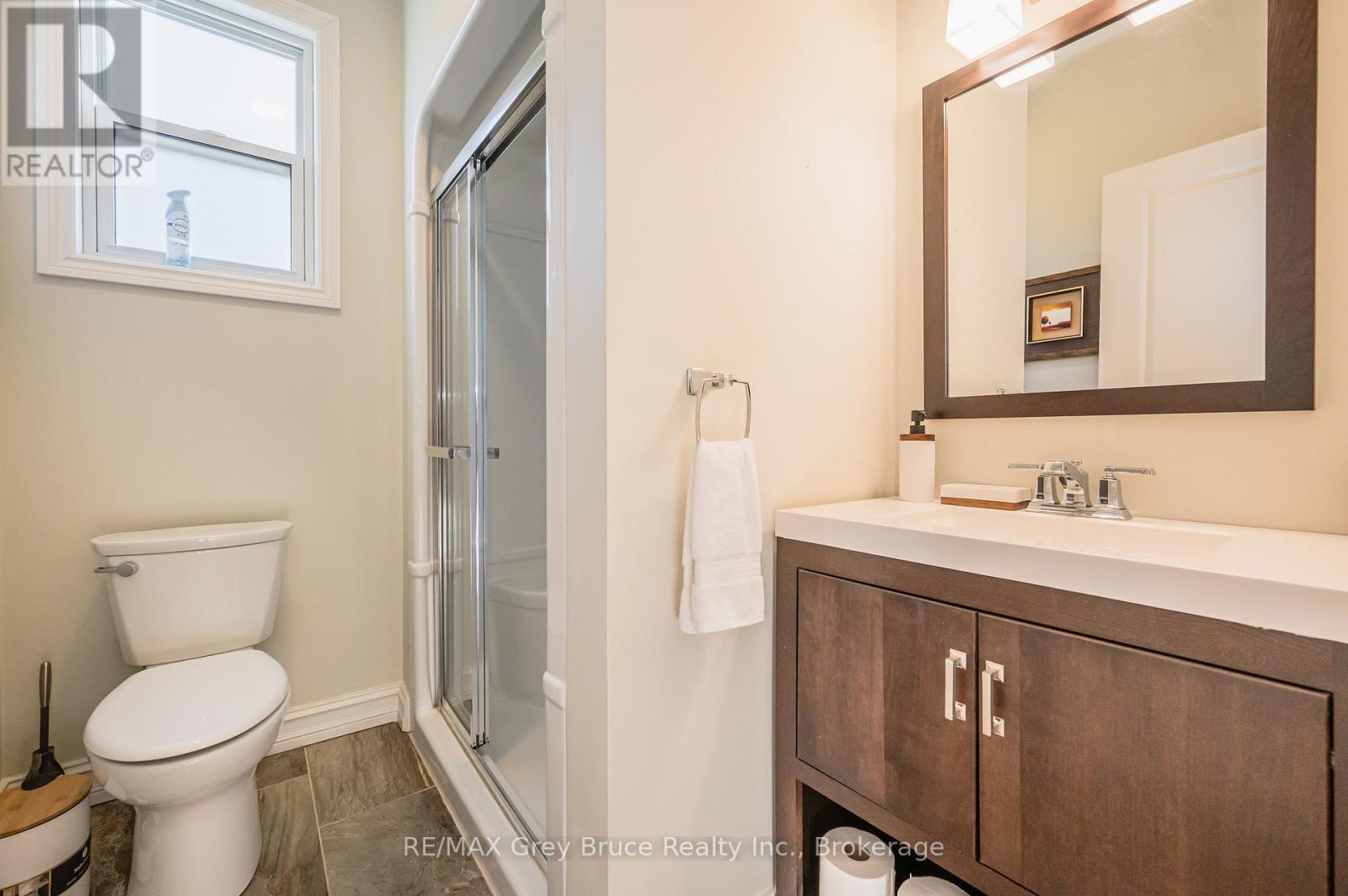 10 WILLIAMSON PLACE - 26