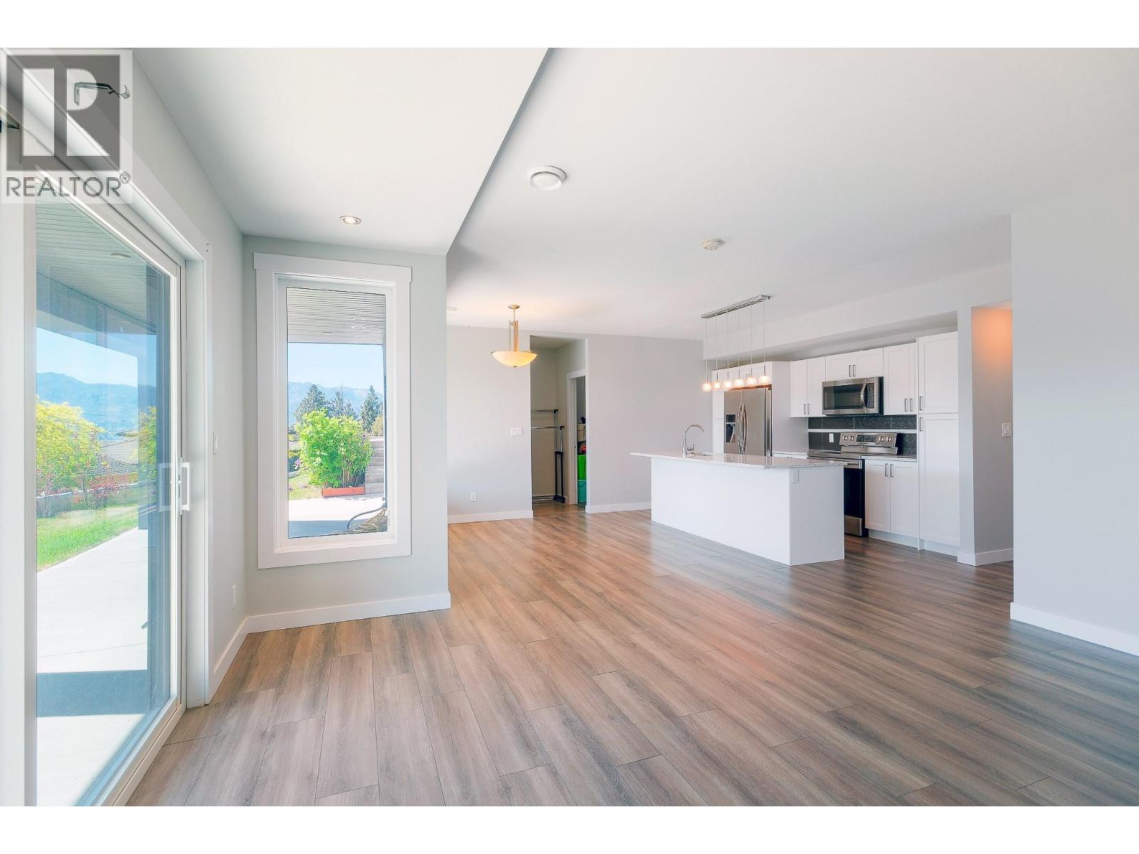  1534 GREGORY Road, West Kelowna