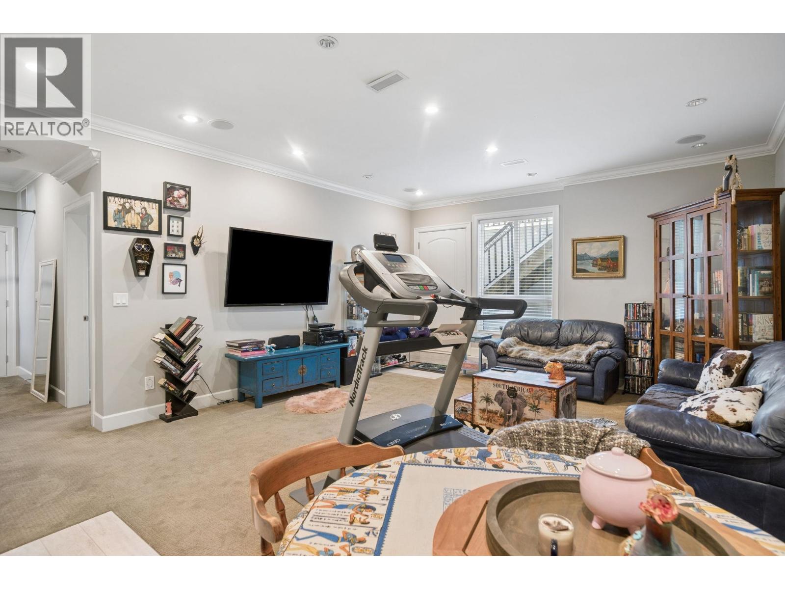 675 CLARE AVENUE — photo 3