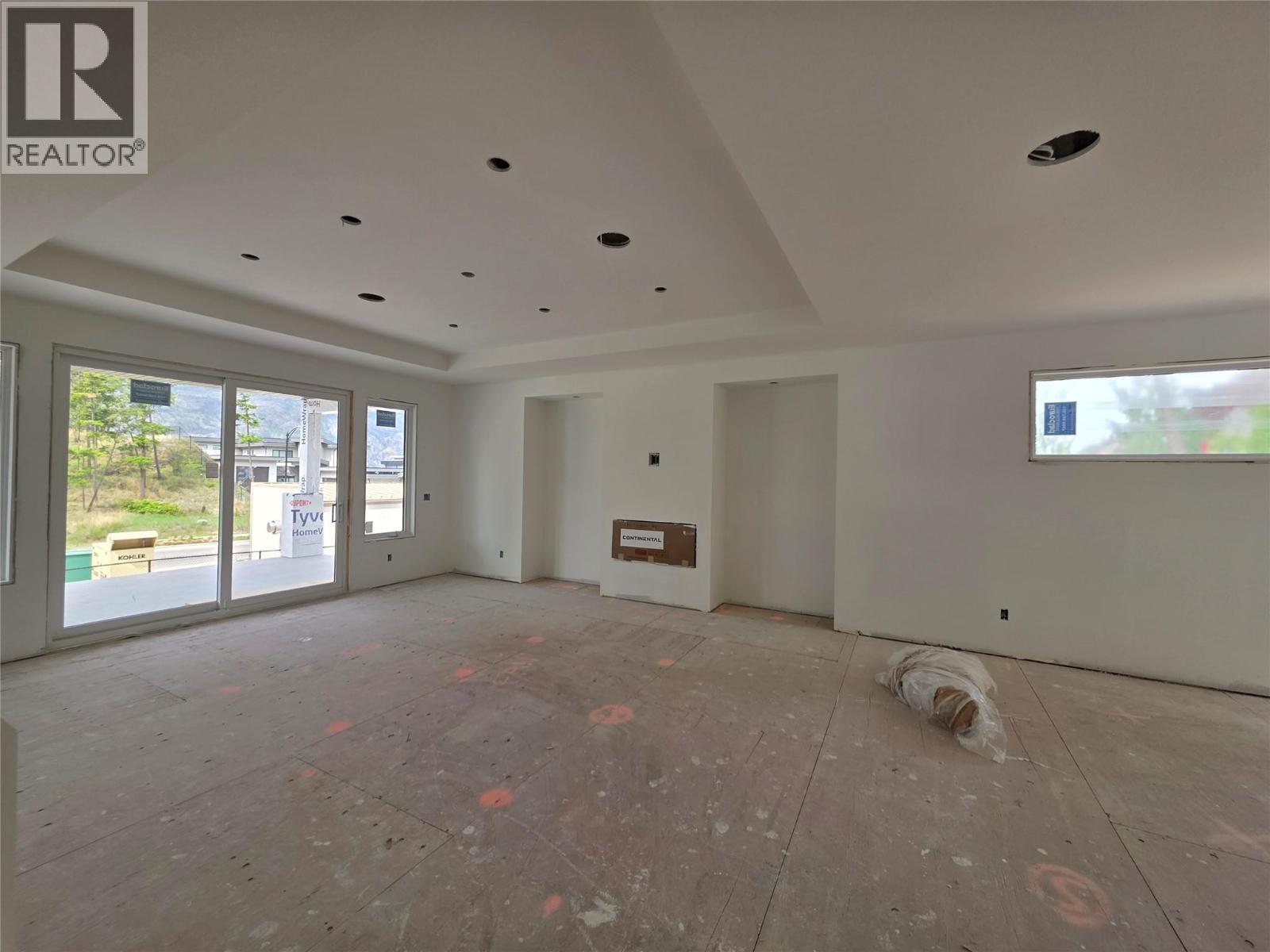 491 Clifton Road N - 5
