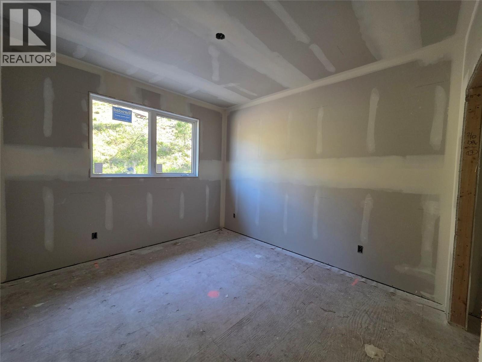 491 Clifton Road N - 18