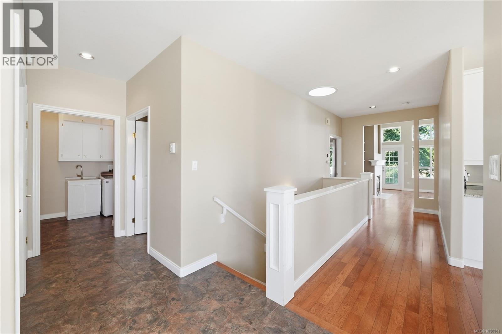 1369 Gabriola Dr - 34