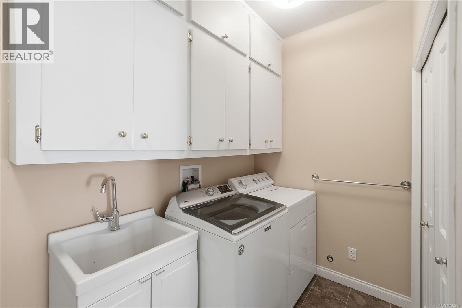 1369 Gabriola Dr - 38