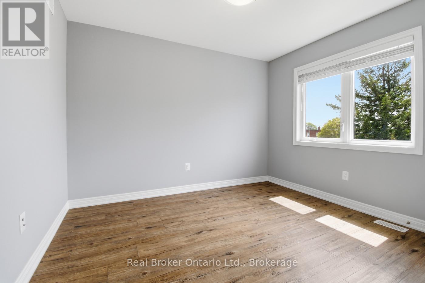 3 HAGAR STREET - 35