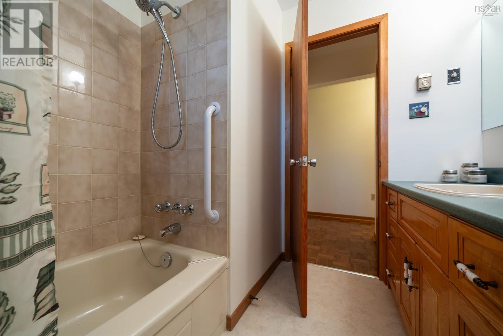 38 Oakridge Terrace - 35