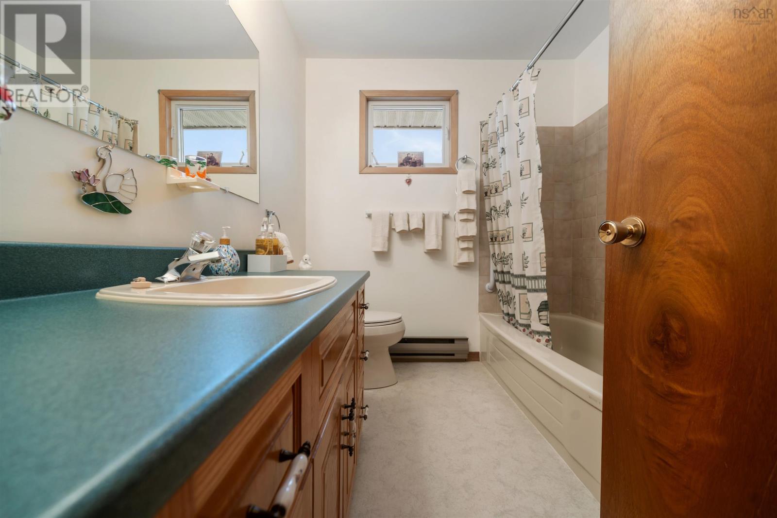 38 Oakridge Terrace - 34