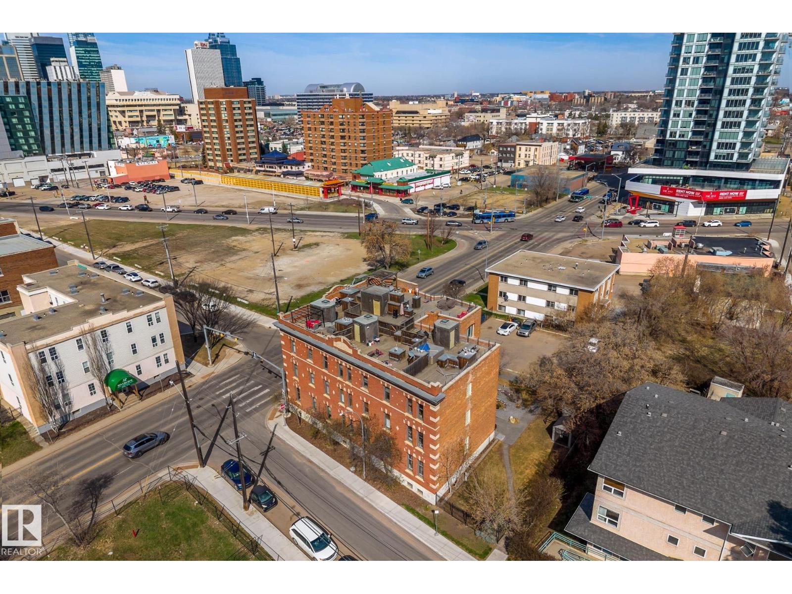 #204 10141 95 ST NW - 23