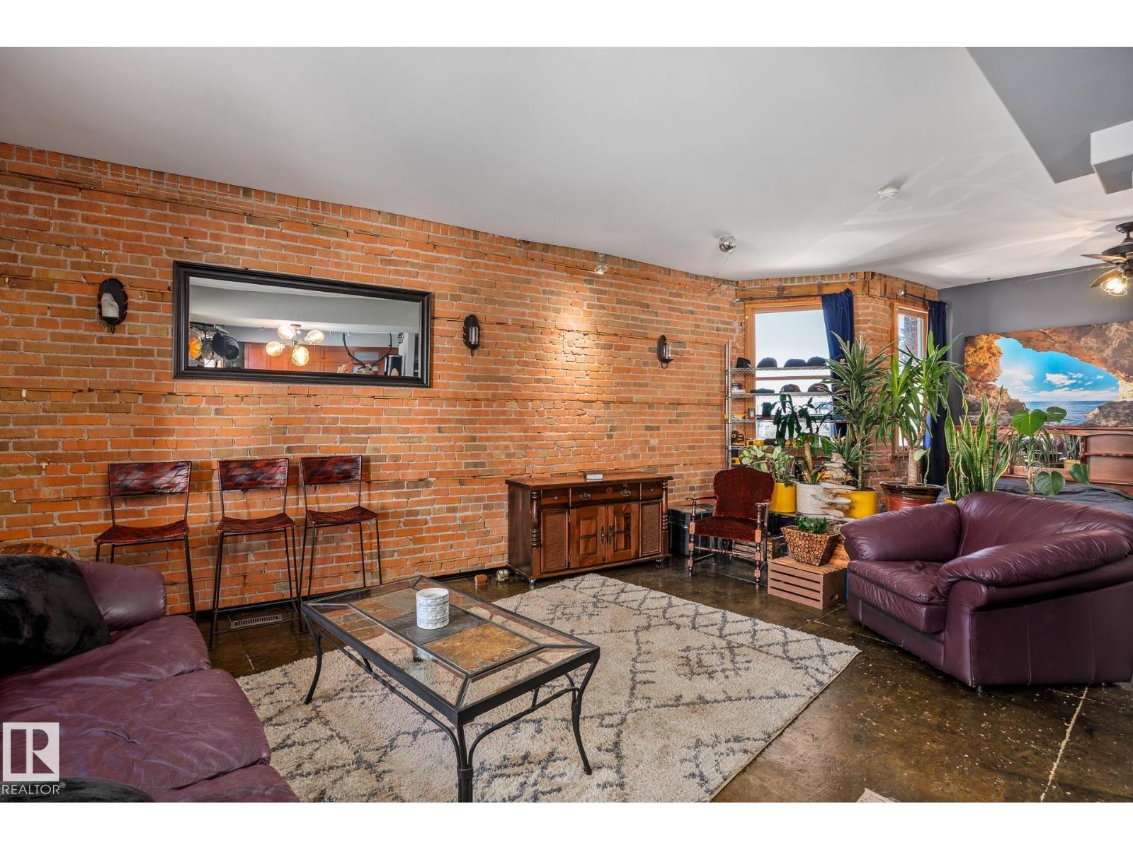 #204 10141 95 ST NW - 6