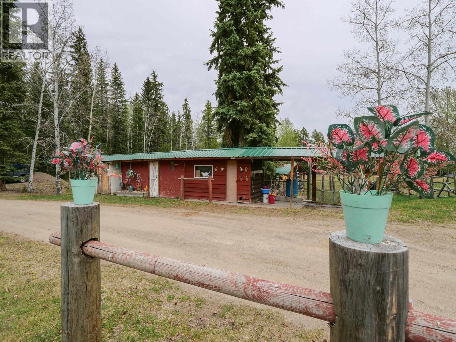 571 YETTA ROAD - 32