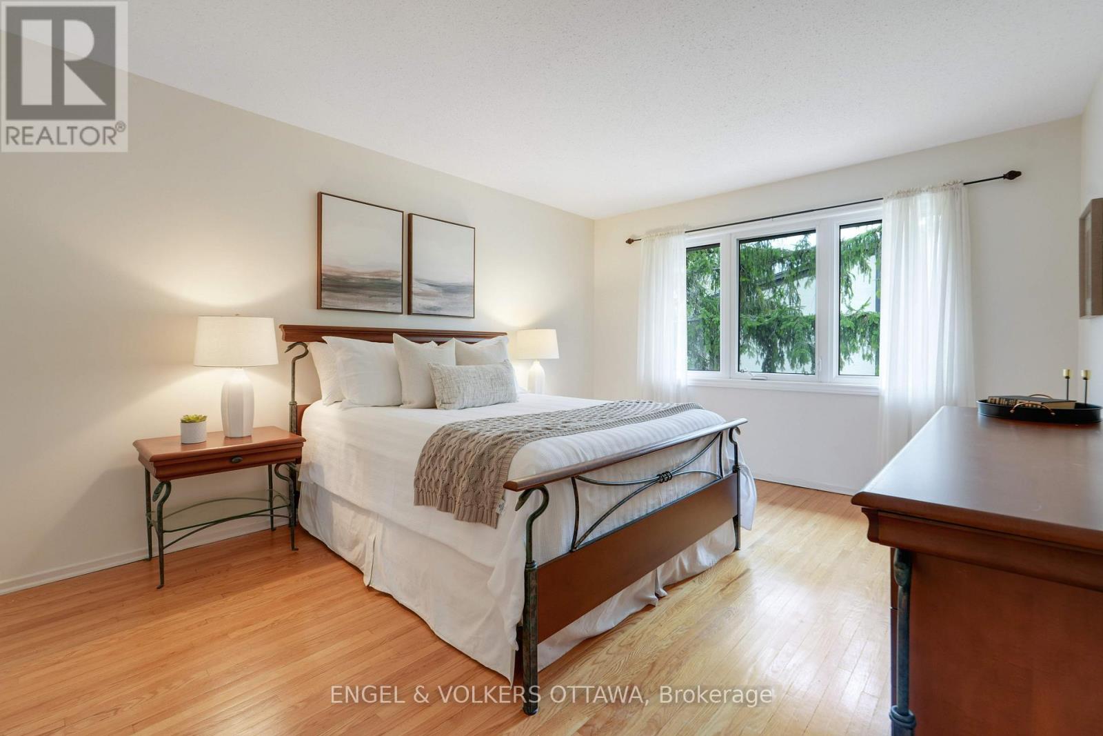 #33 2111 MONTREAL ROAD - 15