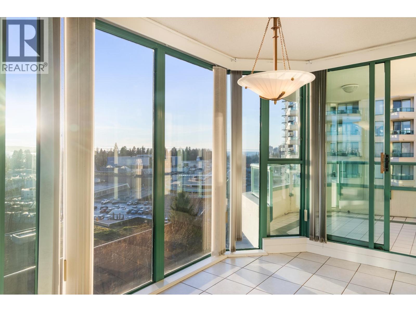 12C 338 TAYLOR WAY, West Vancouver