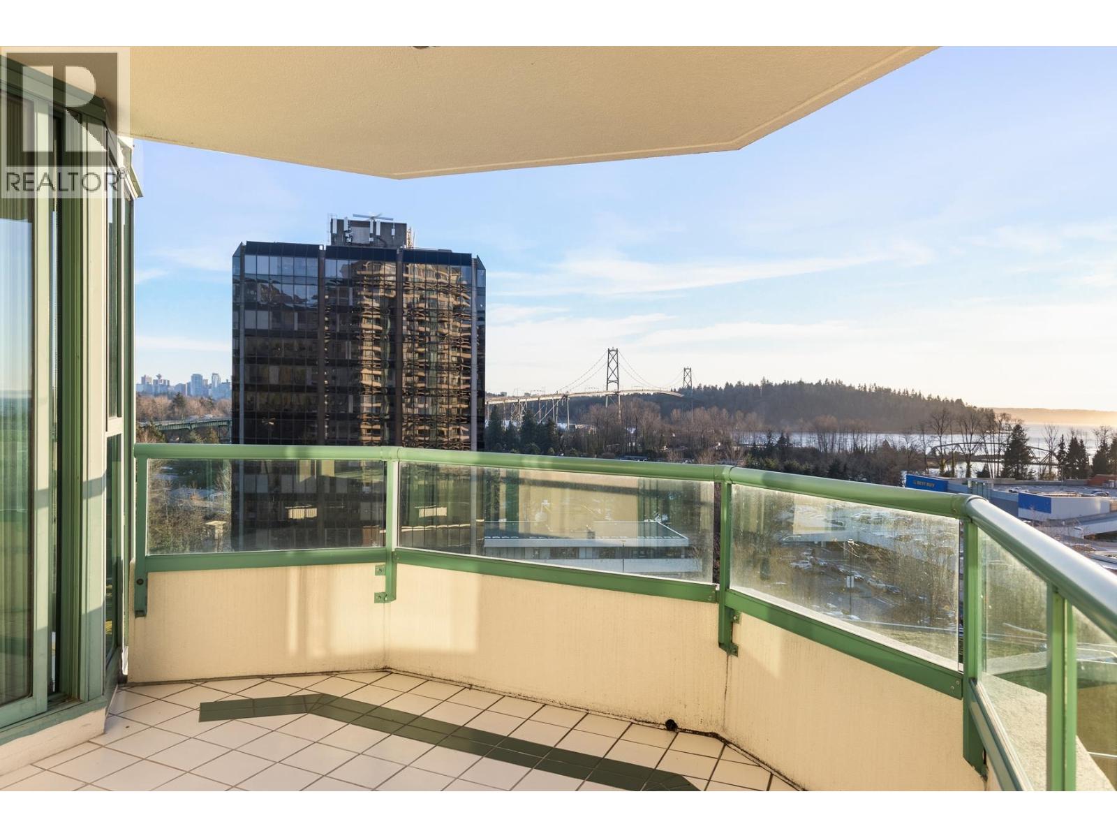 12C 338 TAYLOR WAY, West Vancouver