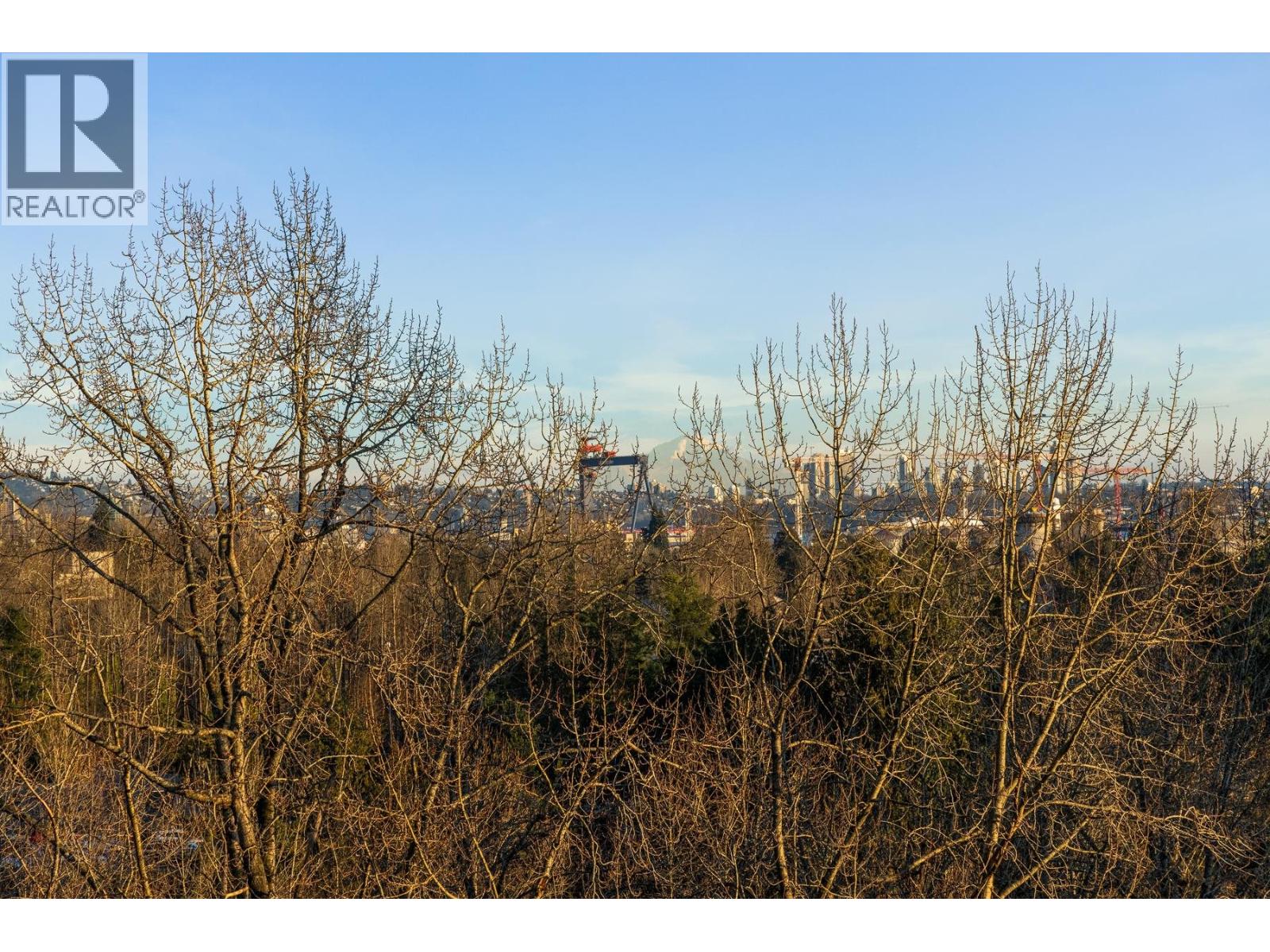 12C 338 TAYLOR WAY, West Vancouver