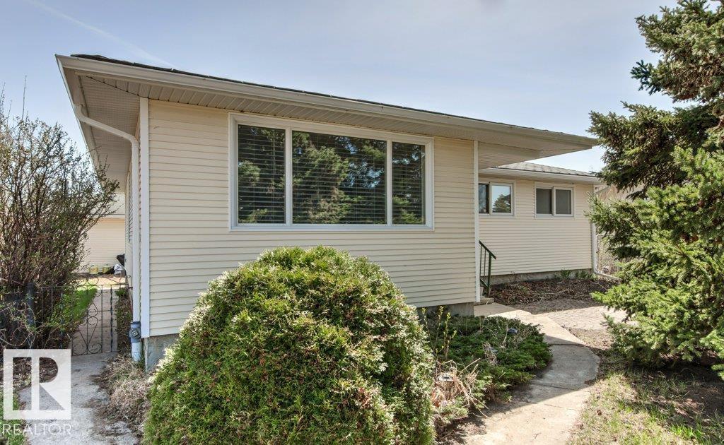 882 KNOTTWOOD RD S NW, Edmonton
