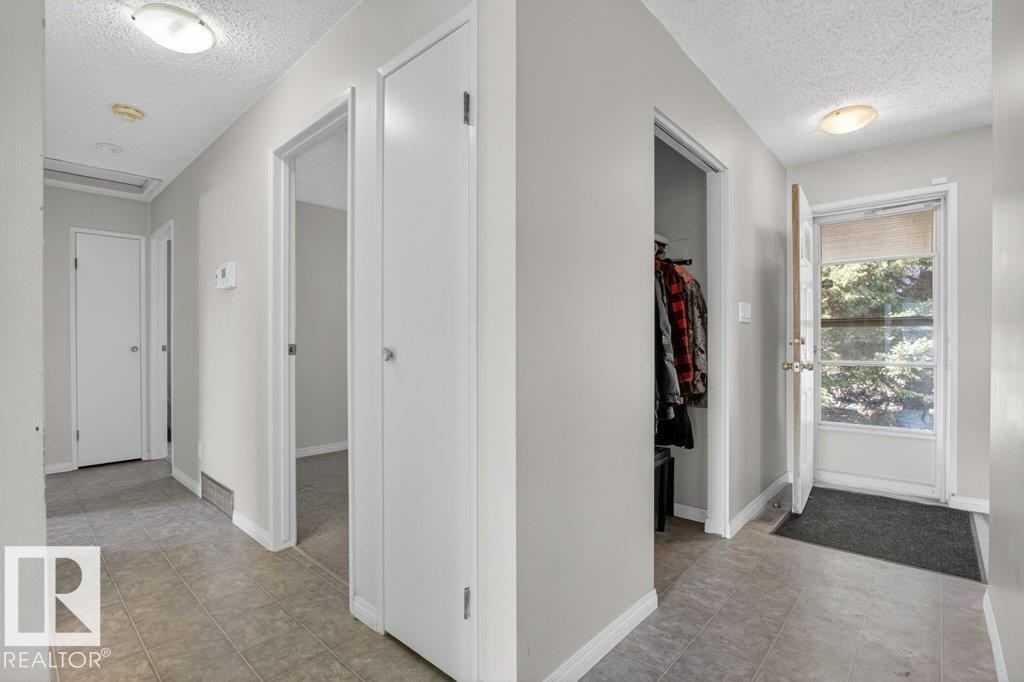 882 KNOTTWOOD RD S NW, Edmonton
